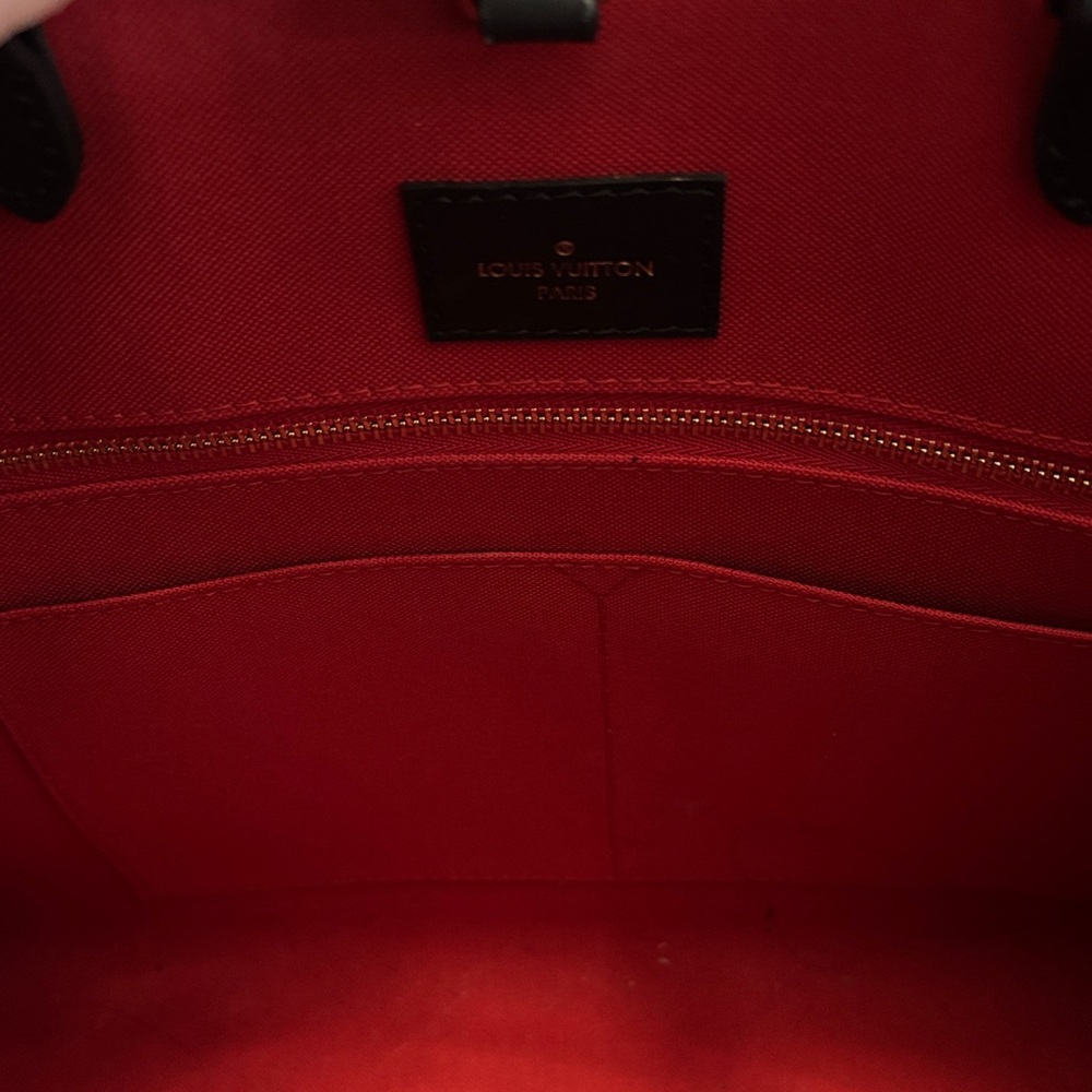 Louis Vuitton On The Go MM Monogram Tote - Picture 10 of 10